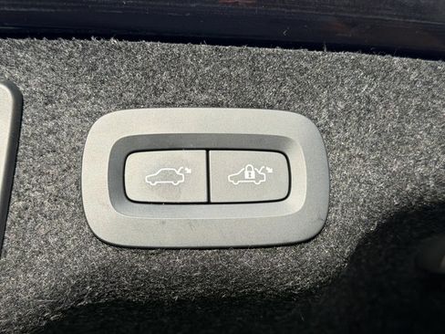 Used 2022 Volvo S90 B6 Inscription w/ Advanced Package AWD/4WD image 16