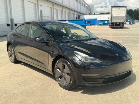 Used 2023 Tesla Model 3 Standard Range RWD image 4
