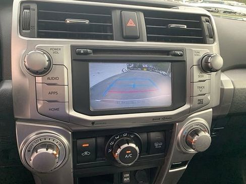 Used 2018 Toyota 4Runner SR5 Premium image 32