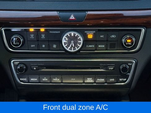 Used 2018 Kia Cadenza Technology image 22