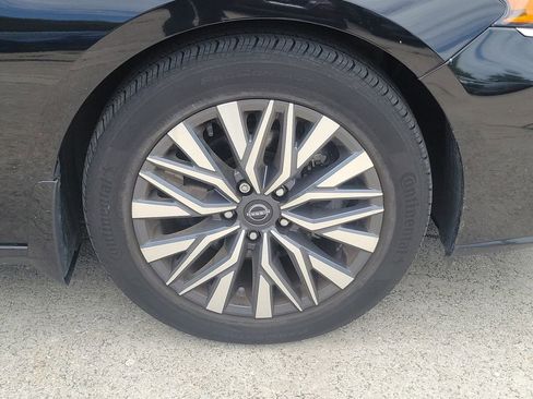 Certified 2023 Nissan Altima 2.5 SV FWD image 3