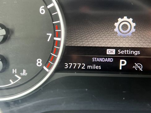 Used 2025 Nissan Pathfinder SV image 25