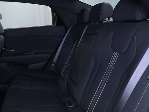 Used 2025 Hyundai Elantra SEL image 14