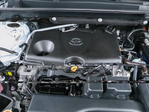 Used 2022 Toyota RAV4 LE FWD image 29