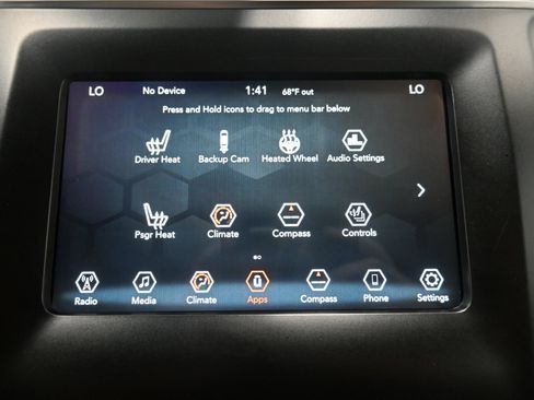 Used 2019 Jeep Cherokee Latitude Plus w/ Comfort/Convenience Group AWD/4WD image 15