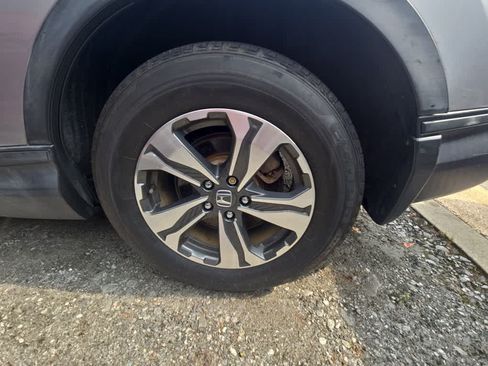 Used 2017 Honda CR-V LX image 9