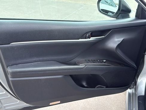 Used 2022 Toyota Camry XSE FWD image 12
