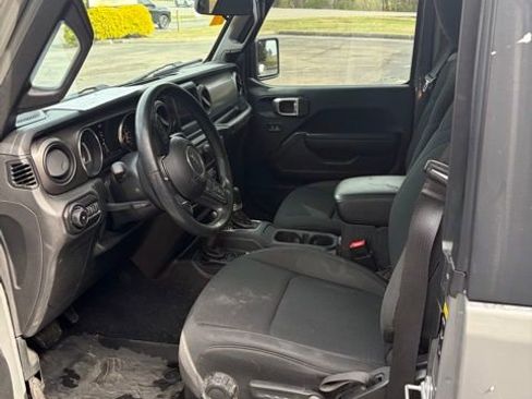 Used 2020 Jeep Wrangler Sport image 12