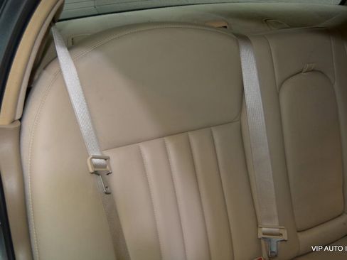 Used 2006 Lincoln Town Car Signature image 25