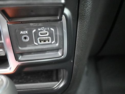 New 2026 Jeep Gladiator Sport AWD/4WD image 3