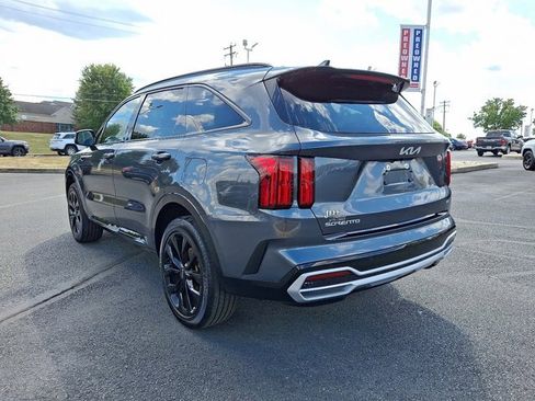 Used 2023 Kia Sorento SX image 4