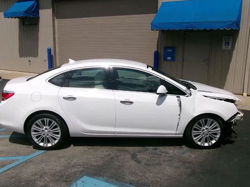 Used 2014 Buick Verano FWD image 6