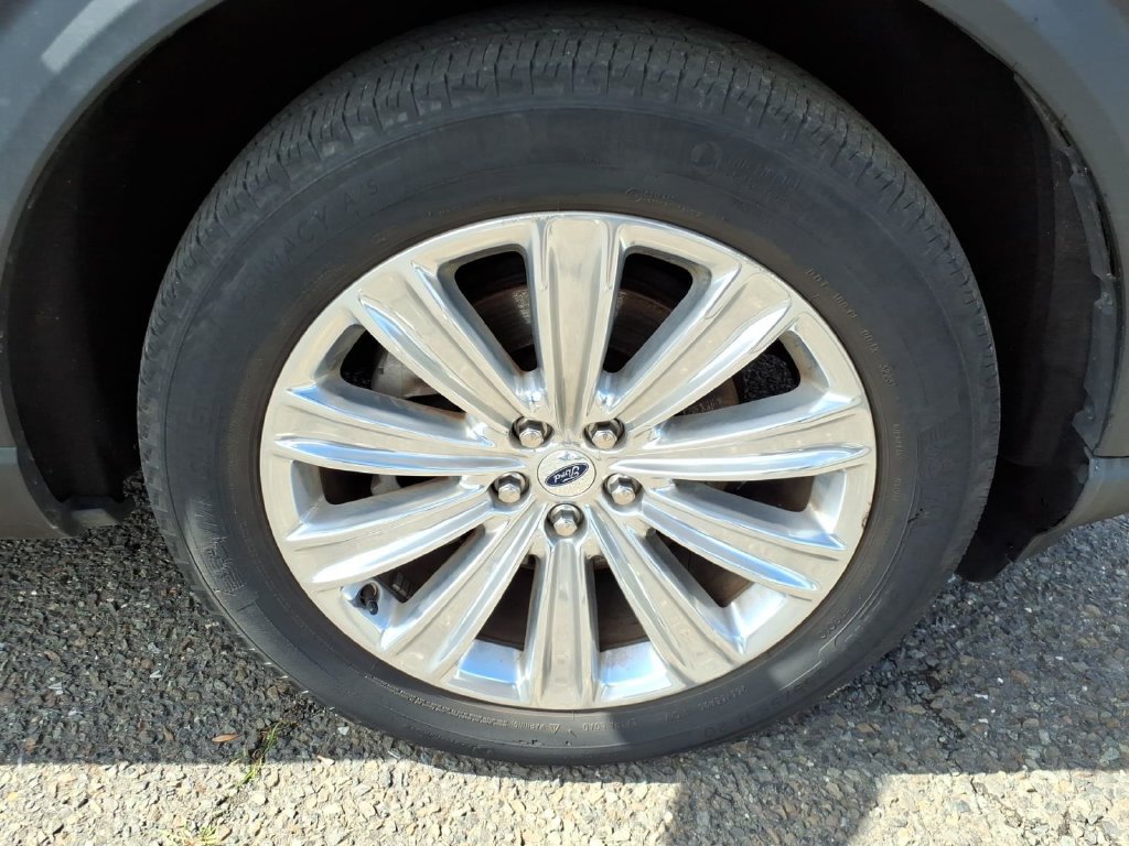 Used 2023 Ford Explorer Limited w/ Limited Technology Package AWD/4WD image 9