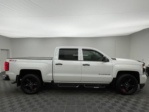 Used 2018 Chevrolet Silverado 1500 LTZ Z71 w/ Redline Edition AWD/4WD image 7