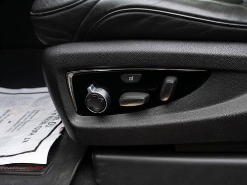 Used 2016 Cadillac Escalade Platinum image 13