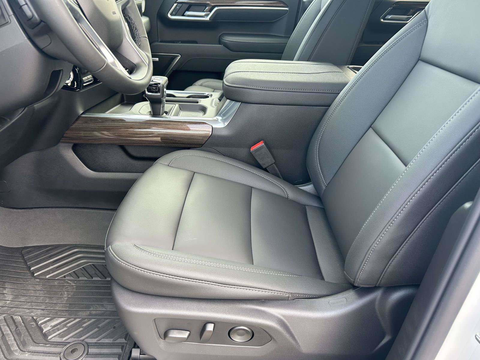 New 2026 Chevrolet Silverado 1500 RST w/ RST All Star Premium Package AWD/4WD image 16