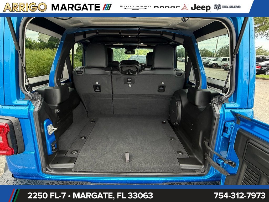 Certified 2024 Jeep Wrangler Unlimited Rubicon AWD/4WD image 15