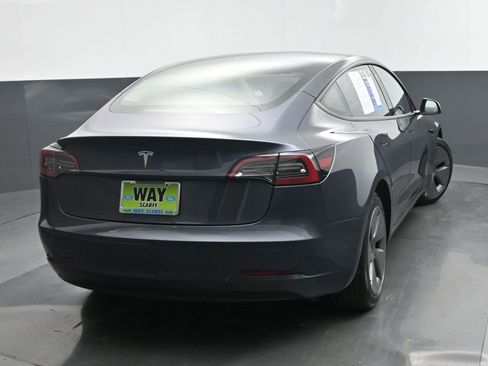 Used 2023 Tesla Model 3 Standard Range image 5