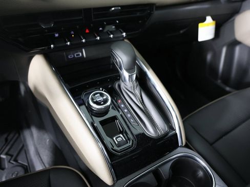 Used 2025 GMC Canyon Denali image 75