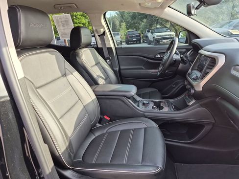 Used 2021 GMC Acadia Denali w/ Denali Technology Package FWD image 39
