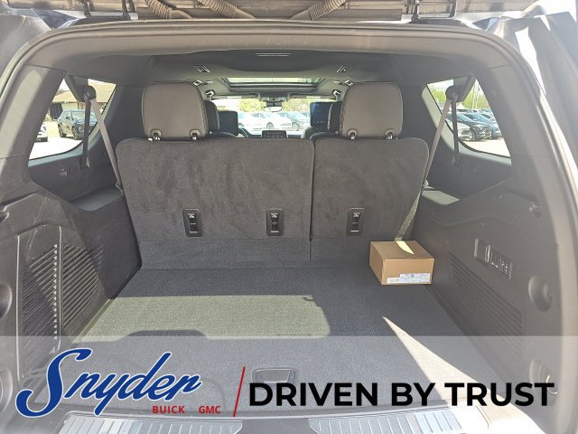 Used 2023 Chevrolet Suburban High Country AWD/4WD image 38