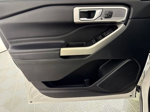 Used 2021 Ford Explorer Limited w/ Equipment Group 301A image 10