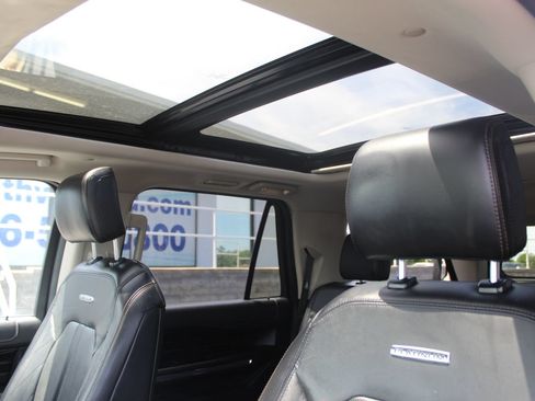 Used 2019 Ford Expedition Max Platinum AWD/4WD image 28