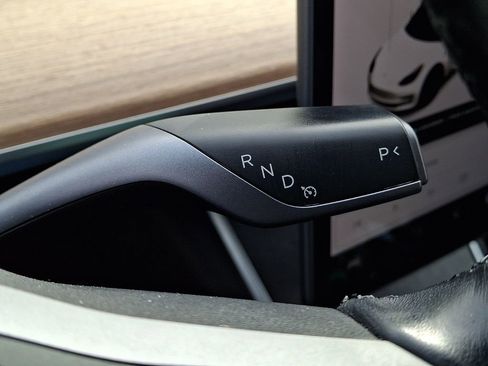 Used 2019 Tesla Model 3 Mid Range image 16