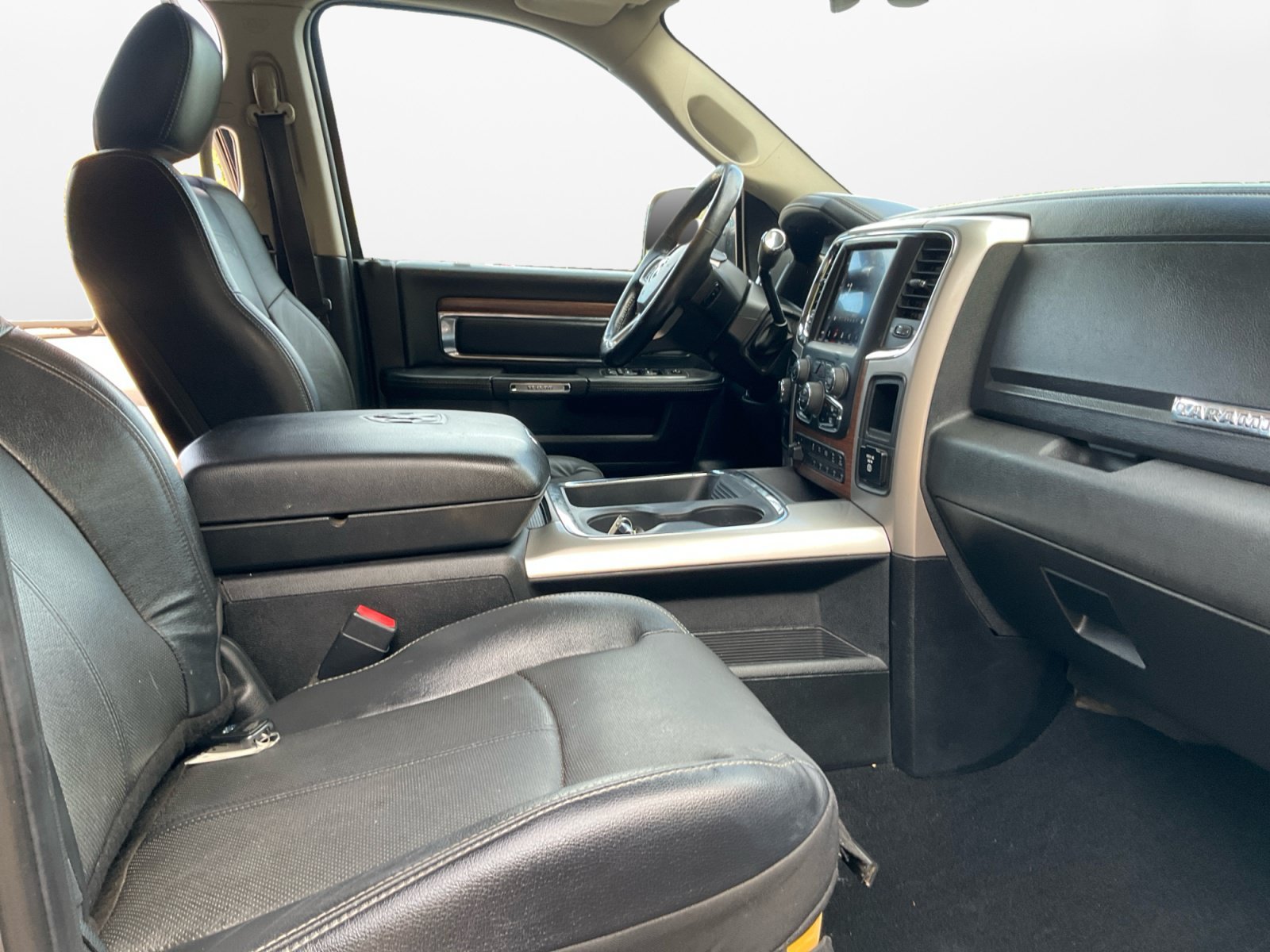 Used 2018 RAM 3500 Laramie AWD/4WD image 17