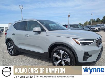 New 2025 Volvo XC40 B5 Plus w/ Climate Package