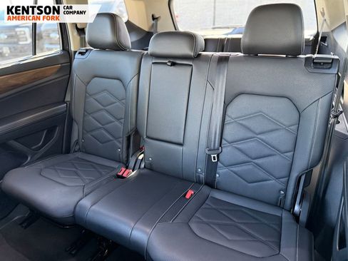 Used 2025 Volkswagen Atlas SE AWD/4WD image 36