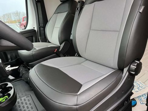 New 2024 RAM ProMaster 2500 w/ Quick Order Package 22G SLT image 15