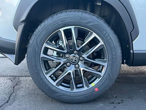 Used 2026 Toyota Corolla Cross XLE w/ Convenience Package image 14