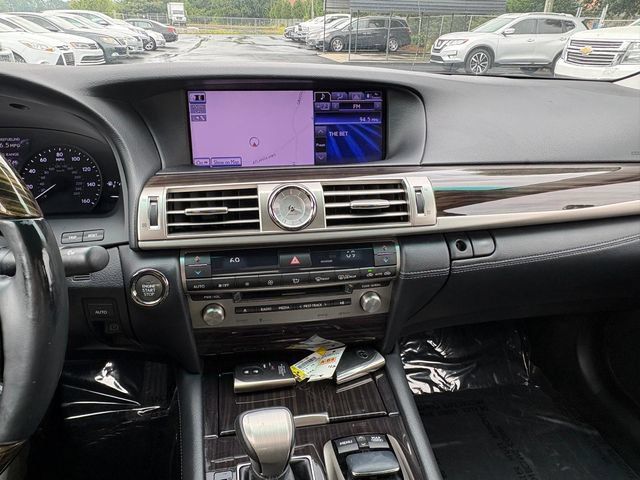 Used 2013 Lexus LS 460 w/ Comfort Pkg RWD image 16