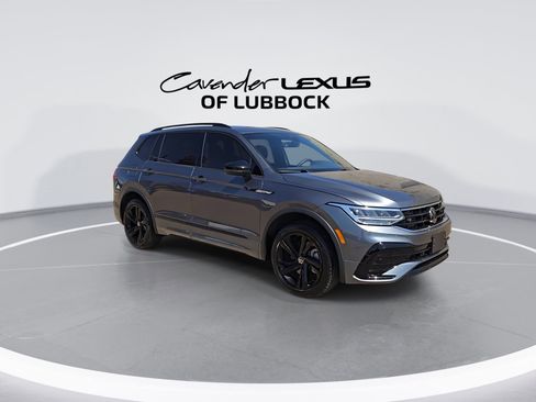 Used 2024 Volkswagen Tiguan SE R-Line AWD/4WD image 2