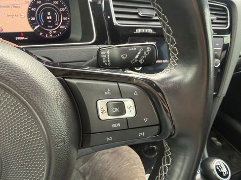 Used 2019 Volkswagen Golf R 4-Door AWD/4WD image 18