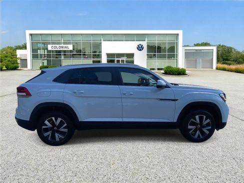 Used 2023 Volkswagen Atlas Cross Sport SE AWD/4WD image 6