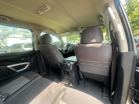 Used 2021 Nissan Titan SV w/ SV Convenience Package image 16