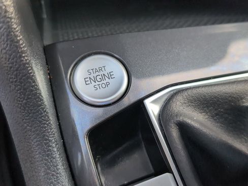 Used 2022 Volkswagen Tiguan SE AWD/4WD image 32