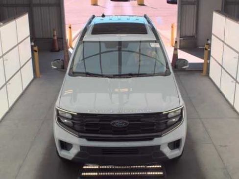 Used 2025 Ford Expedition Active RWD image 2
