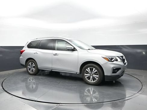 Used 2020 Nissan Pathfinder SL AWD/4WD image 1