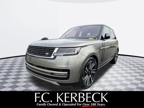 Used 2023 Land Rover Range Rover SE image 1
