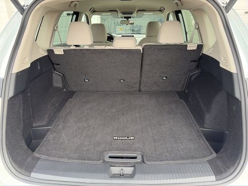 Used 2025 Nissan Rogue SV image 15