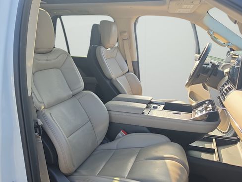 Used 2024 Lincoln Navigator Reserve AWD/4WD image 25
