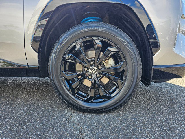 Used 2023 Toyota RAV4 XSE AWD/4WD image 9
