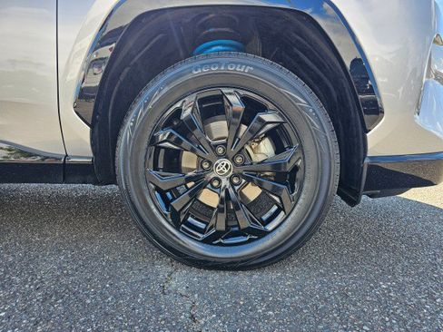 Used 2023 Toyota RAV4 XSE AWD/4WD image 9