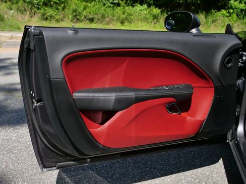 Used 2018 Dodge Challenger SRT Hellcat RWD image 24