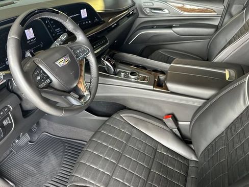 Used 2024 Cadillac Escalade Sport Platinum w/ LPO, ONYX Package AWD/4WD image 9