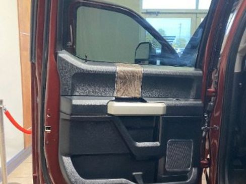 Used 2017 Ford F250 Lariat w/ Chrome Package RWD image 14