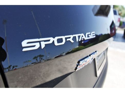 Used 2025 Kia Sportage EX FWD image 27